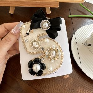 Baroque Style No5 Brooch in Cream 1587