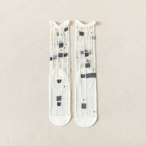 SD094 Grid Patterned Sheer Socks in White