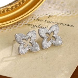 Dainty Four Petals Earrings in Silver EUR568
