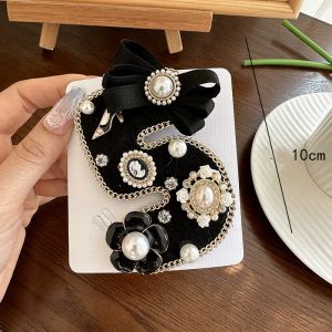 Baroque Style No5 Brooch in Black 1587