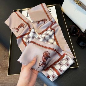 Equestrian Carriage Pattern Silk-Feel Neck Scarf